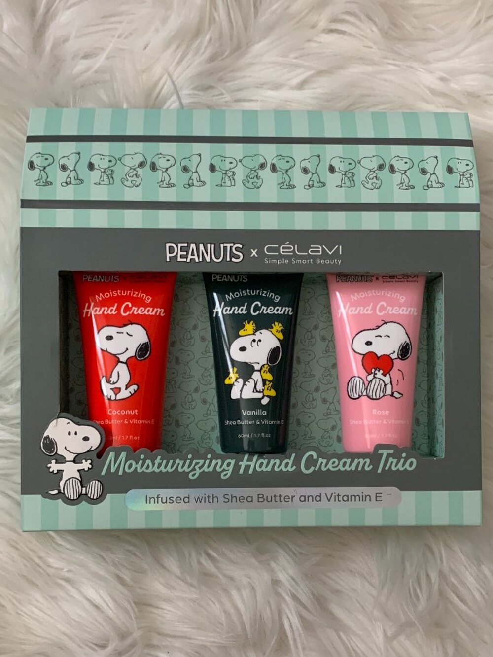 PEANUTS Snoopy Travel Accessories Set - Picture 5 of 6